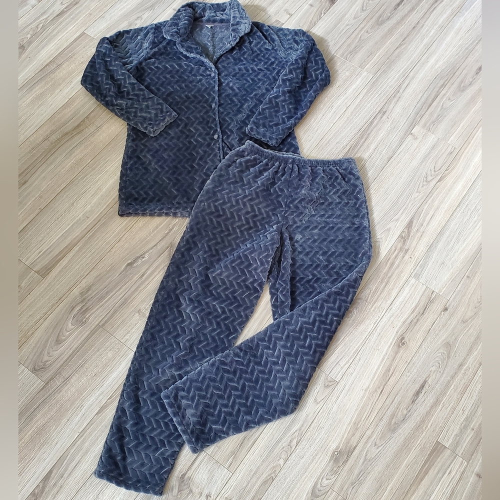 ANNA K pzama Herringbone Plush PJ Set, Gray, Made In Brazil, Large, Like New